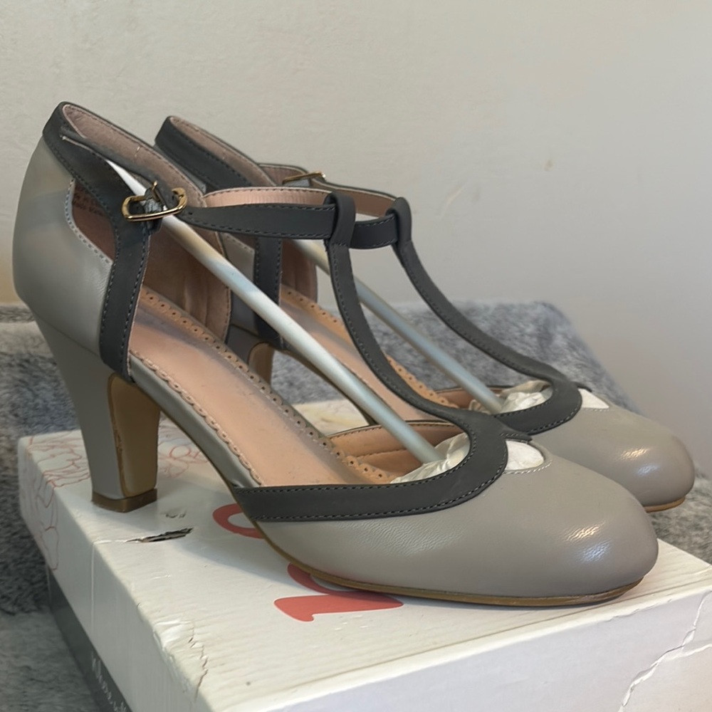 Journee Collection Gray Heels with Suede  Adjustable Strap in EUC - Picture 4 of 9